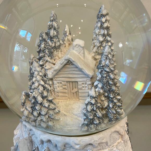 34TH & PINE Christmas Musical Waterglobe White & Silver Holiday Glam Decor NEW - Picture 3 of 10